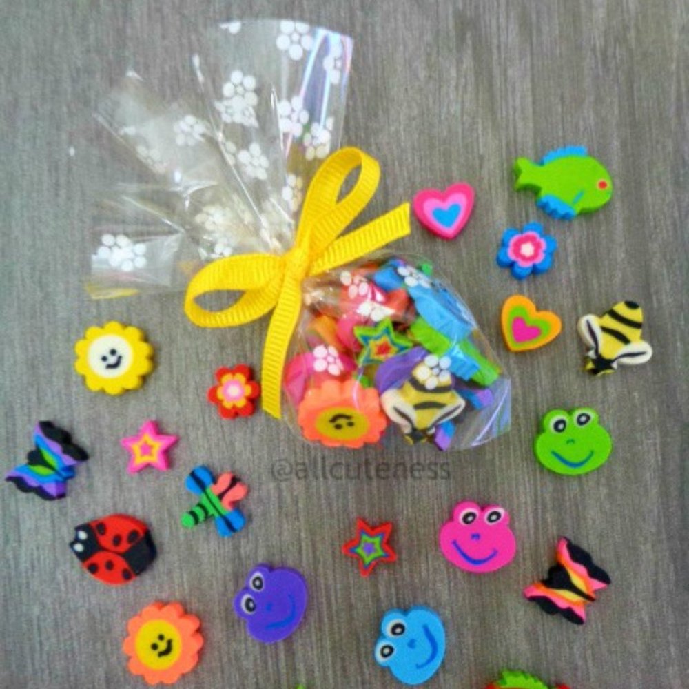 🎀 Cute Mini Erasers - Picture 1 of 2